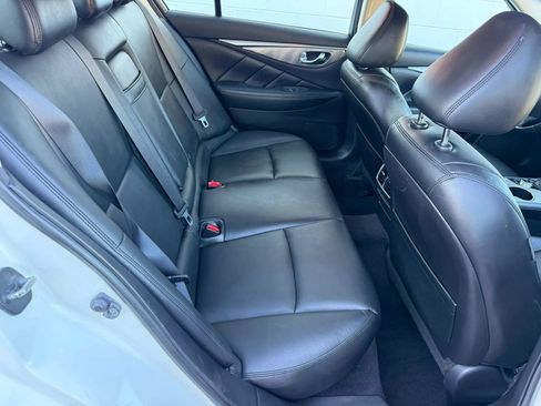 Used 2014 INFINITI Q50 RWD image 17