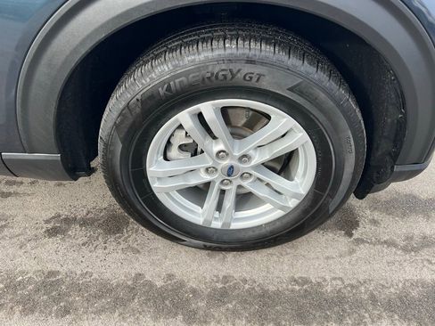 Used 2023 Ford Explorer XLT w/ Equipment Group 202A image 12