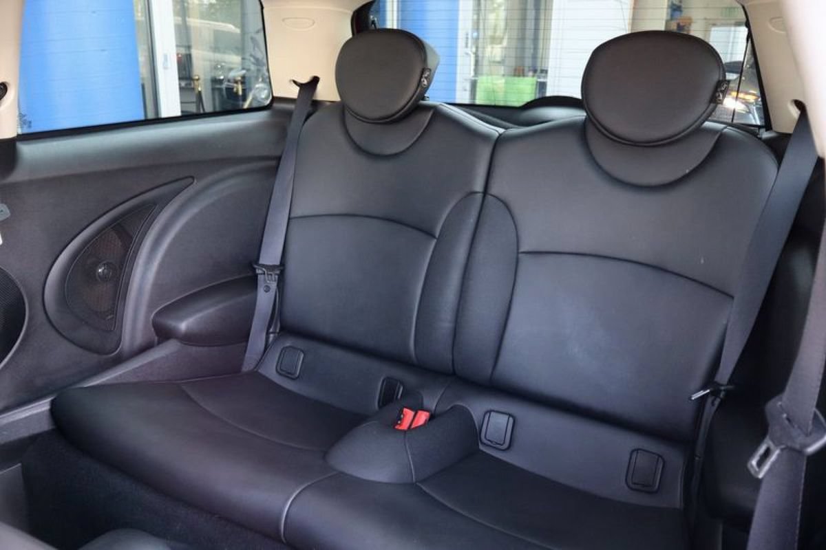 Used 2012 MINI Cooper S w/ Cold Weather Pkg FWD image 11
