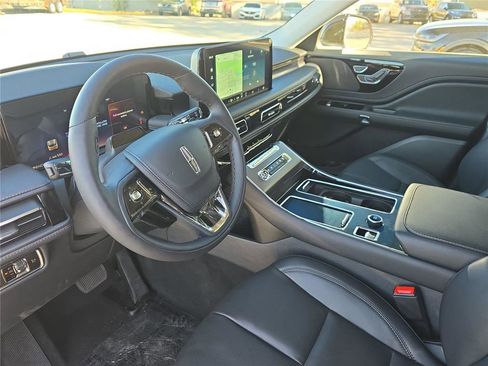 New 2026 Lincoln Aviator AWD image 17