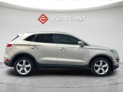 Used 2017 Lincoln MKC Premiere image 3
