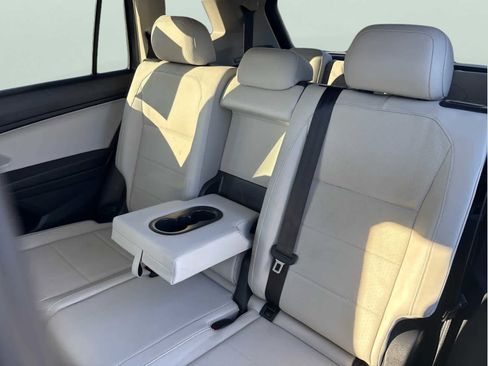 Certified 2020 Volkswagen Tiguan SE image 24