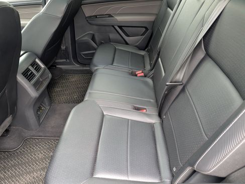 Used 2021 Volkswagen Atlas Cross Sport SE FWD image 7