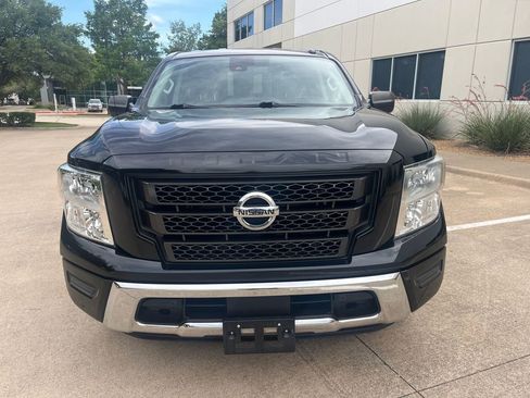 Used 2021 Nissan Titan SV w/ SV Convenience Package RWD image 3
