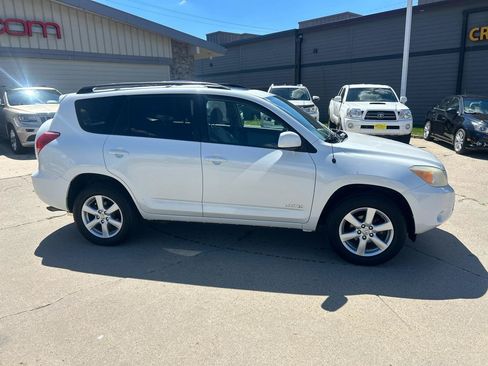 Used 2007 Toyota RAV4 Limited FWD image 2