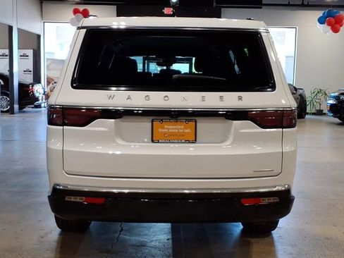 Used 2024 Jeep Wagoneer L Series II w/ Flexible Seating Group AWD/4WD image 7