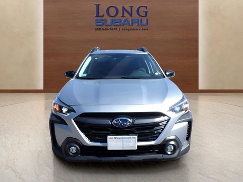 Certified 2025 Subaru Outback Premium image 4