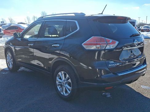 Used 2016 Nissan Rogue SV w/ SV Premium Package image 4