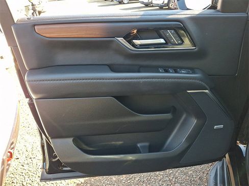 Certified 2025 GMC Yukon Denali image 14