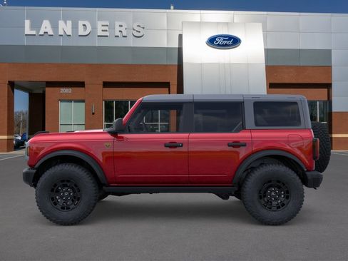 New 2026 Ford Bronco Badlands w/ Sasquatch Package AWD/4WD image 3