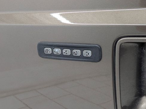 Used 2016 Ford F250 Lariat w/ Chrome Package image 35