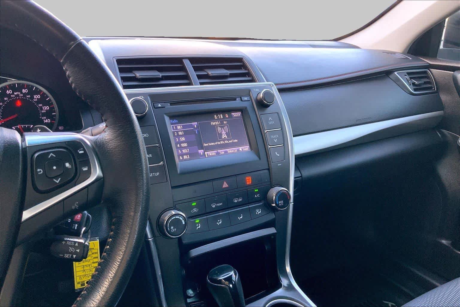 Used 2016 Toyota Camry SE FWD image 7