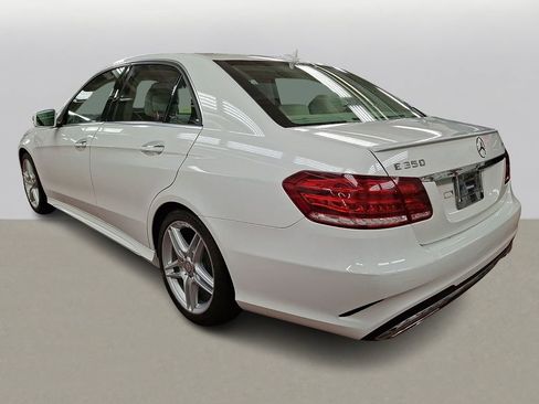 Used 2014 Mercedes-Benz E 350 4MATIC Sedan image 4