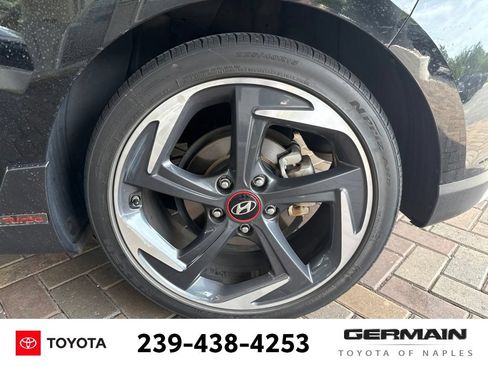 Used 2019 Hyundai Veloster Turbo FWD image 12