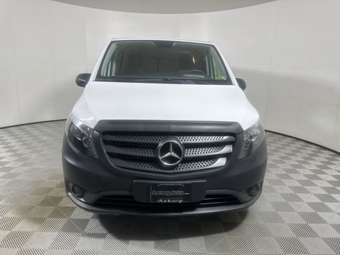 Used 2020 Mercedes-Benz Metris image 2
