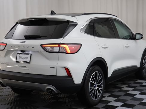 Used 2022 Ford Escape Titanium image 18