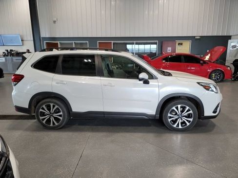Used 2023 Subaru Forester Limited AWD/4WD image 8