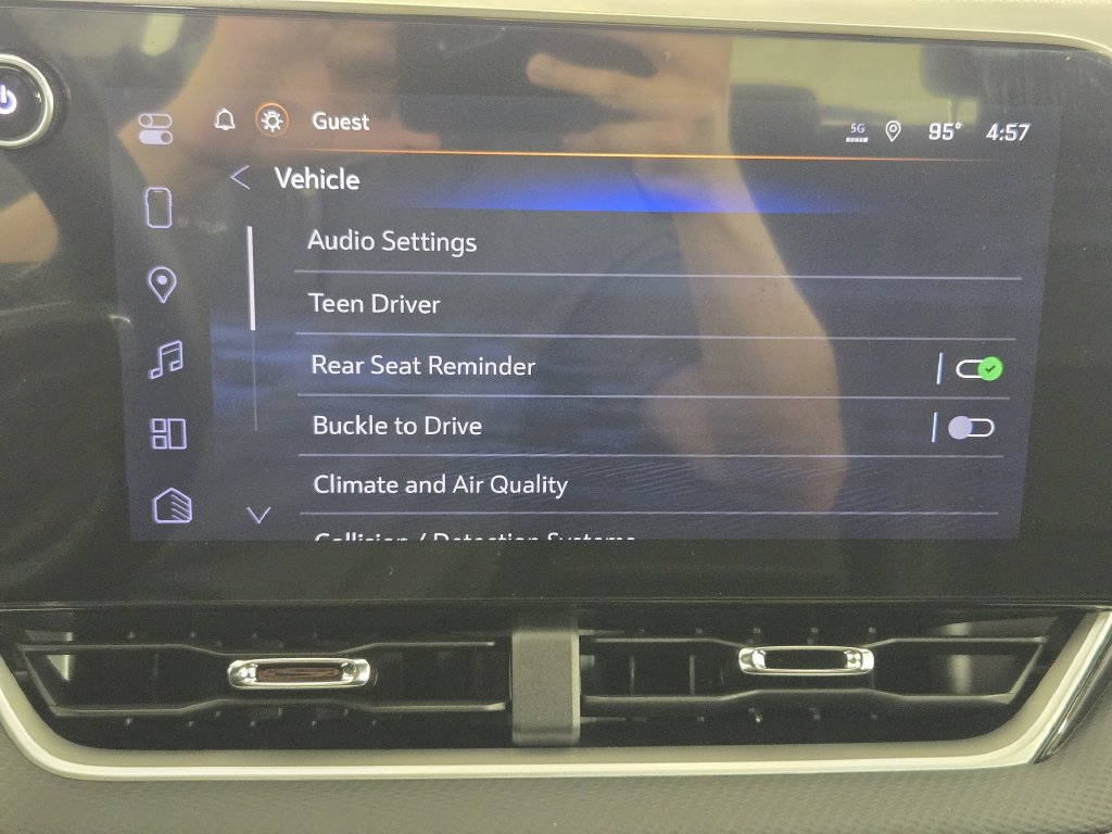 New 2026 Chevrolet Equinox LT w/ Convenience Package II FWD image 18