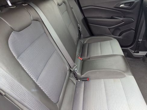 Used 2025 Chevrolet Trax LT FWD image 14