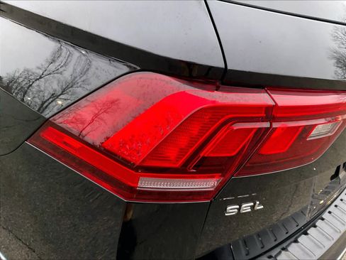 Used 2023 Volkswagen Tiguan SEL R-Line image 33