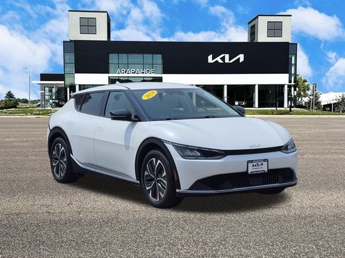 Used 2024 Kia EV6 Light AWD/4WD image 2