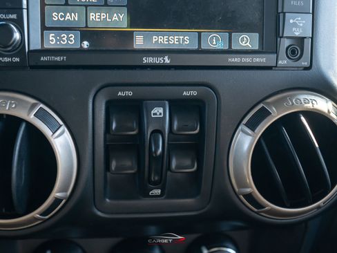 Used 2017 Jeep Wrangler Unlimited Sahara AWD/4WD image 29