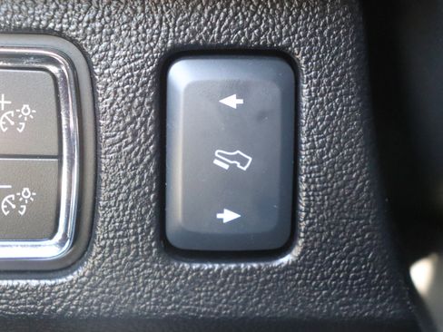 Used 2024 Lincoln Navigator L Premiere 4x4 image 63