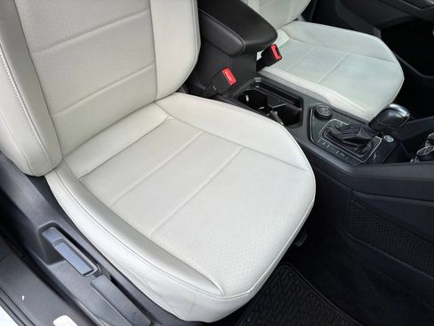 Used 2021 Volkswagen Tiguan SE R-Line w/ 3rd Row Seat Package AWD/4WD image 44