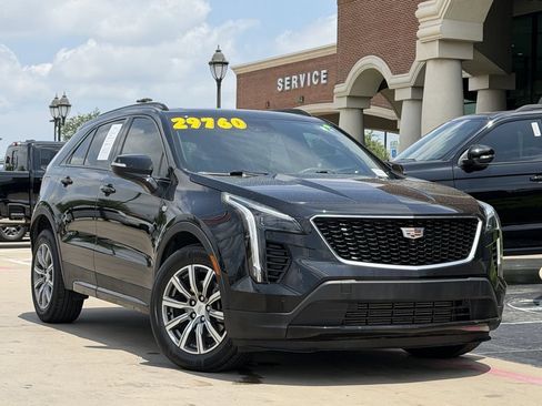 Used 2022 Cadillac XT4 Sport w/ Enhanced Visibility Package FWD image 2