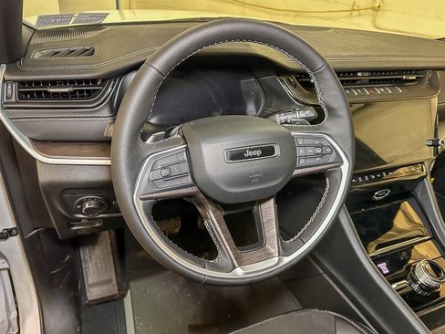 New 2026 Jeep Grand Cherokee Altitude AWD/4WD image 20