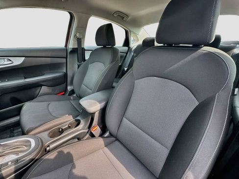 Used 2024 Kia Forte LXS w/ LXS Technology Package FWD image 24