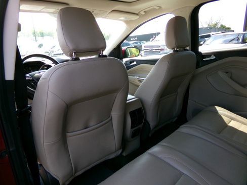 Used 2019 Ford Escape Titanium AWD/4WD image 16