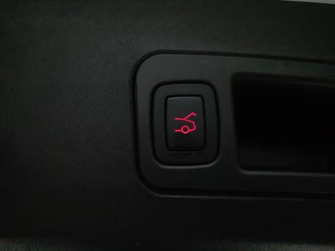 Used 2019 Tesla Model S Long Range image 34