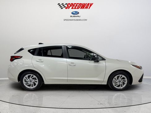 Certified 2025 Subaru Impreza 2.0i image 11