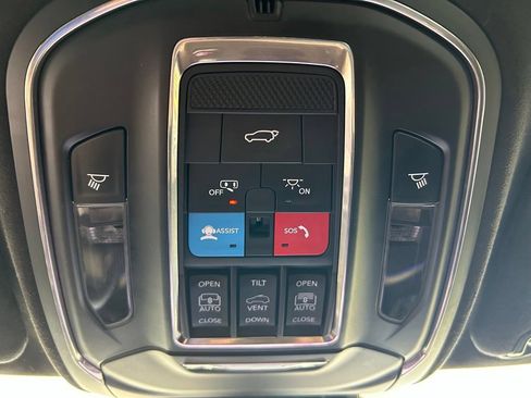 Used 2024 Jeep Wagoneer Launch Edition AWD/4WD image 59