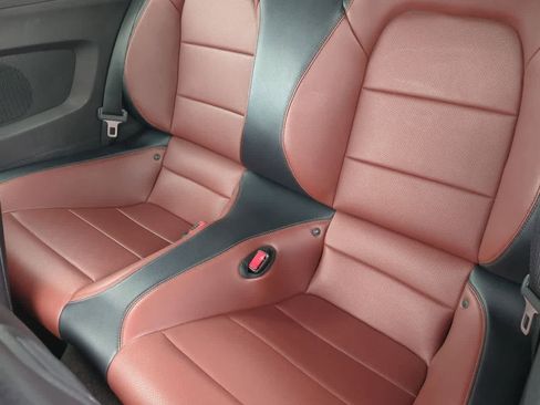 Used 2016 Ford Mustang Premium image 18