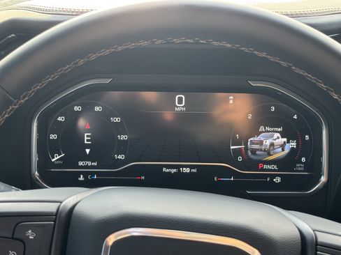 Used 2025 GMC Sierra 2500 AT4 AWD/4WD image 16