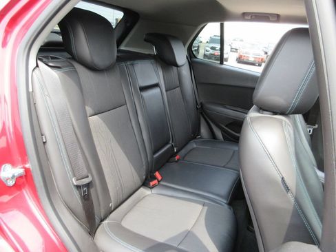 Used 2015 Chevrolet Trax LT w/ LT Sun and Sound Package AWD/4WD image 22