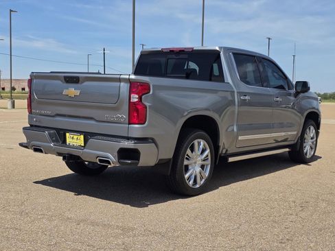New 2026 Chevrolet Silverado 1500 High Country AWD/4WD image 4