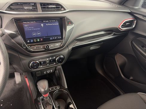 Certified 2023 Chevrolet TrailBlazer RS w/ Convenience Package image 4