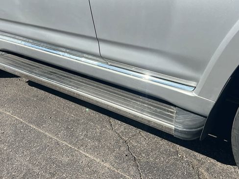 Used 2011 Toyota 4Runner SR5 w/ Premium Pkg w/Leather image 10