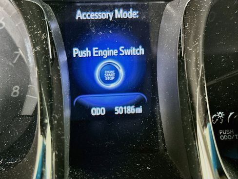 Used 2013 Toyota Avalon Limited w/ Technology Pkg FWD image 19