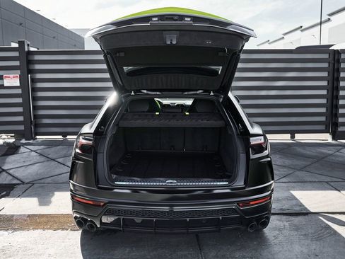 Used 2022 Lamborghini Urus AWD/4WD image 16