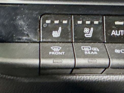 Certified 2025 Toyota Crown Signia AWD/4WD image 22