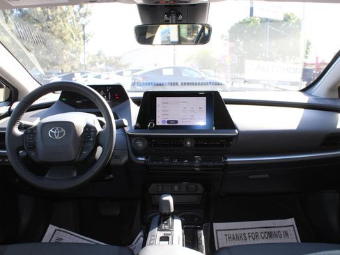 Used 2025 Toyota Prius LE FWD image 27