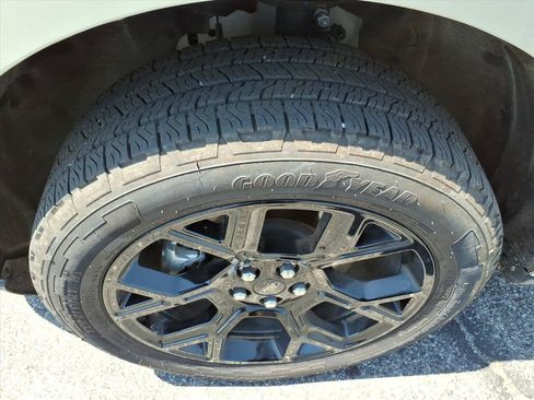 Used 2025 Ford Maverick XLT w/ XLT Luxury Package AWD/4WD image 5