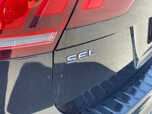 Certified 2023 Volkswagen Tiguan SEL R-Line AWD/4WD image 33