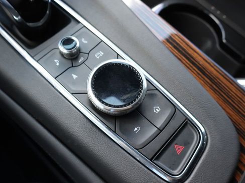Used 2023 Cadillac Escalade Premium Luxury AWD/4WD image 10