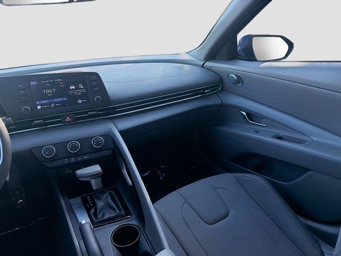 Used 2023 Hyundai Elantra SE w/ Cargo Package FWD image 21