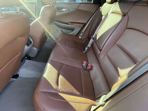 Used 2018 Chevrolet Malibu Premier w/ Premier Sun and Wheel Package image 12